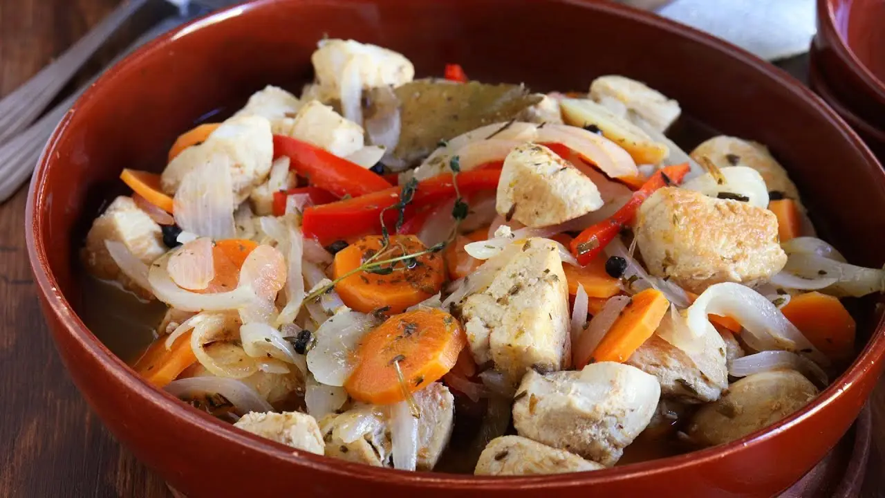 pollo al escabeche.