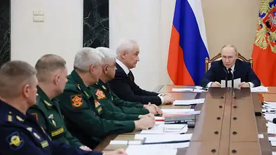 Putin dice al ejército que siga adelante con la campaña para tomar la región meridional de Ucrania Putin dice al ejército que siga adelante con la campaña para tomar la región meridional de Ucrania