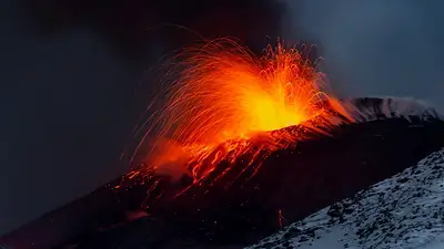 Volcán Etna en erupción Volcán Etna en erupción