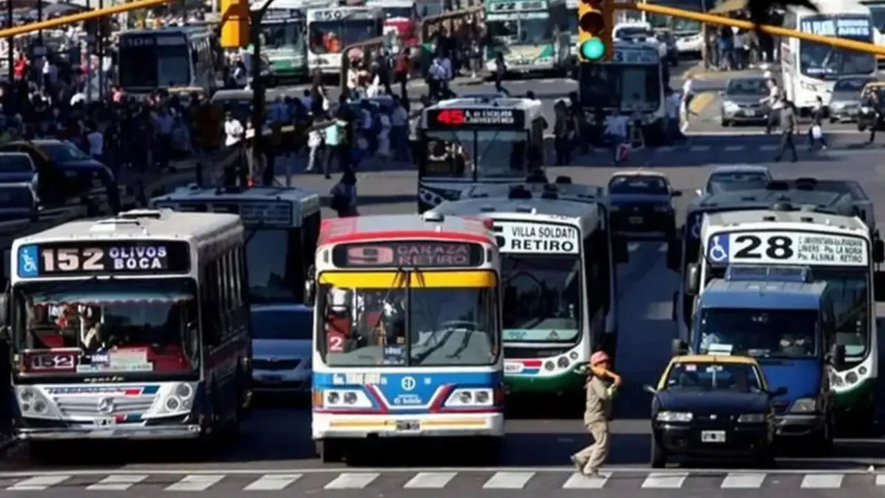 Sube el transporte en AMBA y la inflación empujará la tarifa del colectivo a $ 1.000 en 2026