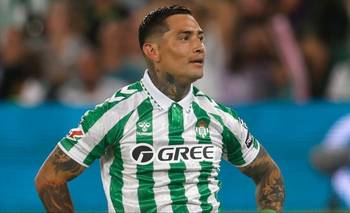 "Lo llamaron": Boca y Racing compiten mano a mano por el mismo delantero | Mercado de pases